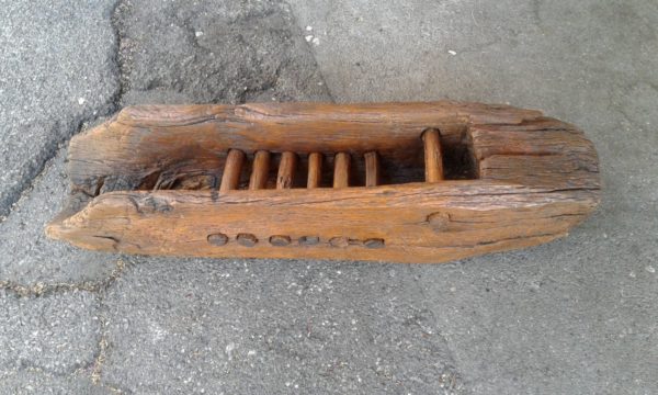 Oggetto contadino in castagno torchio per mirtilli - immagine 3